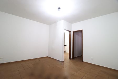 Casa para alugar com 90m², 3 quartos e 2 vagasSala