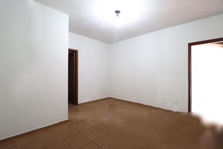 Sala de casa para alugar com 3 quartos, 90m² em Santa Mônica, Uberlândia