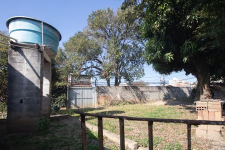 Casa à venda com 75m², 3 quartos e 7 vagas Casa à venda com 75m², 3 quartos e 7 vagasQuintal