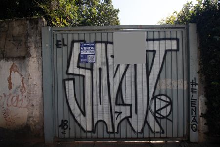 Casa à venda com 75m², 3 quartos e 7 vagas Casa à venda com 75m², 3 quartos e 7 vagasFachada