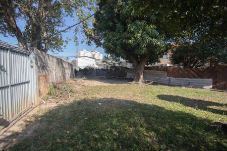 Casa à venda com 75m², 3 quartos e 7 vagas Casa à venda com 75m², 3 quartos e 7 vagasQuintal