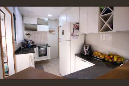Apartamento à venda com 77m², 2 quartos e 1 vaga Apartamento à venda com 77m², 2 quartos e 1 vagaCozinha