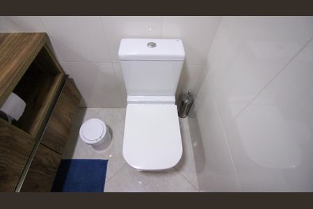 Apartamento à venda com 77m², 2 quartos e 1 vaga Apartamento à venda com 77m², 2 quartos e 1 vagaBanheiro