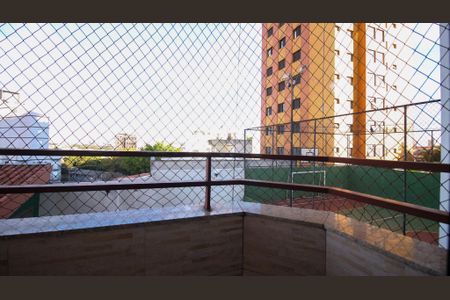 Apartamento à venda com 77m², 2 quartos e 1 vaga Apartamento à venda com 77m², 2 quartos e 1 vagaVaranda