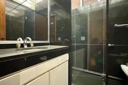 Apartamento para alugar com 208m², 3 quartos e 3 vagasBanheiro Social