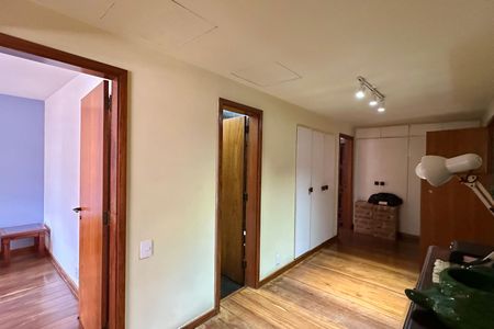 Apartamento para alugar com 208m², 3 quartos e 3 vagasCorredor