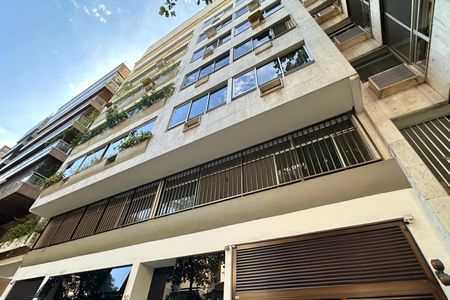 Apartamento para alugar com 208m², 3 quartos e 3 vagasFachada