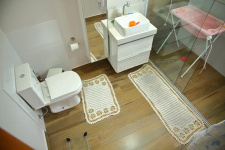 Casa à venda com 240m², 3 quartos e 3 vagasBanheiro da Suíte