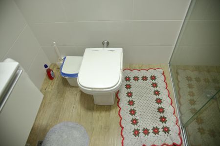 Casa à venda com 240m², 3 quartos e 3 vagasBanheiro social