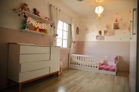 Casa à venda com 240m², 3 quartos e 3 vagasSuíte