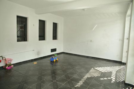 Casa à venda com 240m², 3 quartos e 3 vagasGaragem