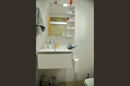 Casa à venda com 240m², 3 quartos e 3 vagasBanheiro social