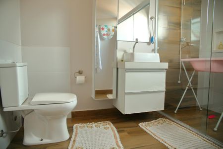 Casa à venda com 240m², 3 quartos e 3 vagasBanheiro da Suíte