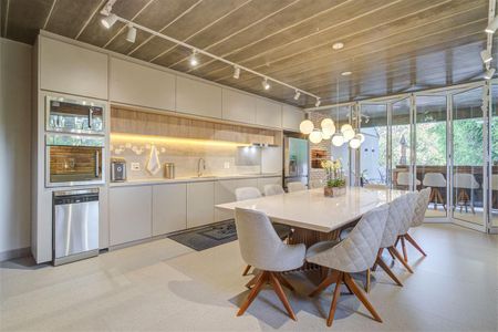 Casa à venda com 281m², 2 quartos e 2 vagas