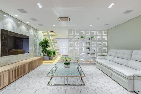 Casa à venda com 281m², 2 quartos e 2 vagas