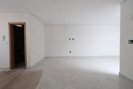 Casa à venda com 205m², 3 quartos e 4 vagasCopa