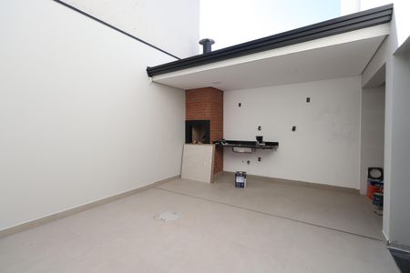 Casa à venda com 205m², 3 quartos e 4 vagasChurrasqueira