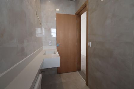 Casa à venda com 205m², 3 quartos e 4 vagasBanheiro da Suíte 3