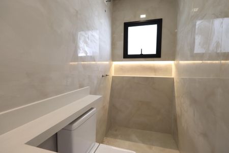 Casa à venda com 205m², 3 quartos e 4 vagasBanheiro da Suíte 2