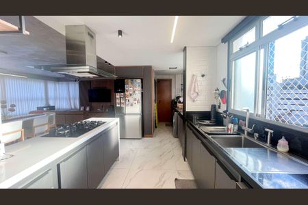 Apartamento à venda com 138m², 3 quartos e 4 vagas