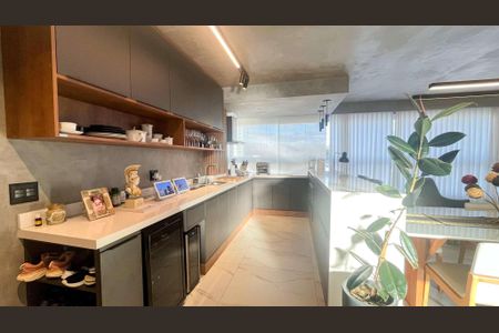 Apartamento à venda com 138m², 3 quartos e 4 vagas
