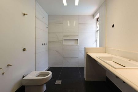 Casa à venda com 679m², 6 quartos e 6 vagas