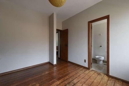 Casa à venda com 679m², 6 quartos e 6 vagas