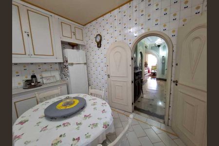 Apartamento à venda com 286m², 4 quartos e 1 vaga