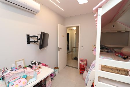 Casa de condomínio à venda com 186m², 4 quartos e 2 vagasQuarto 2