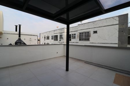Casa de condomínio à venda com 186m², 4 quartos e 2 vagasTerraço