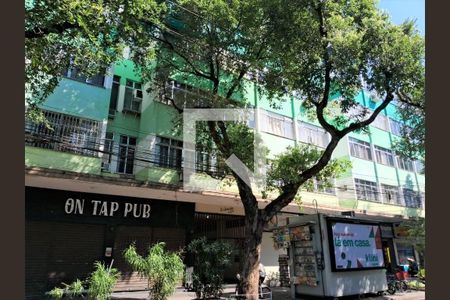 Apartamento à venda com 60m², 2 quartos e 1 vaga Apartamento à venda com 60m², 2 quartos e 1 vagaFachada