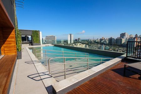 Studio à venda com 28m², 1 quarto e sem vaga Studio à venda com 28m², 1 quarto e sem vagaÁrea comum - Piscina