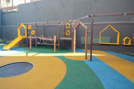 Studio à venda com 28m², 1 quarto e sem vaga Studio à venda com 28m², 1 quarto e sem vagaÁrea comum - Playground