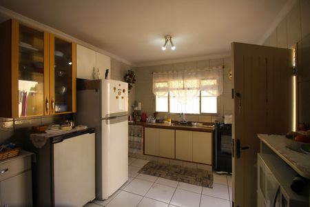 Casa à venda com 250m², 3 quartos e 2 vagas Casa à venda com 250m², 3 quartos e 2 vagasCozinha