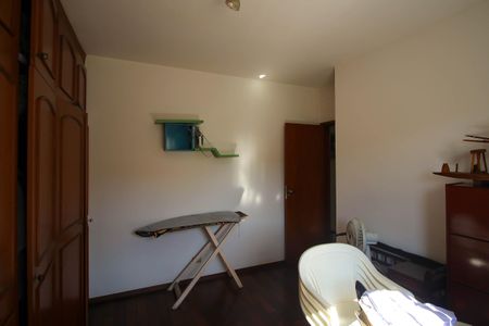 Casa à venda com 250m², 3 quartos e 2 vagas Casa à venda com 250m², 3 quartos e 2 vagasQuarto 1