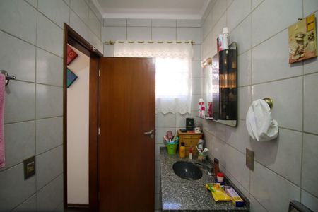 Casa à venda com 250m², 3 quartos e 2 vagas Casa à venda com 250m², 3 quartos e 2 vagasBanheiro da Suíte