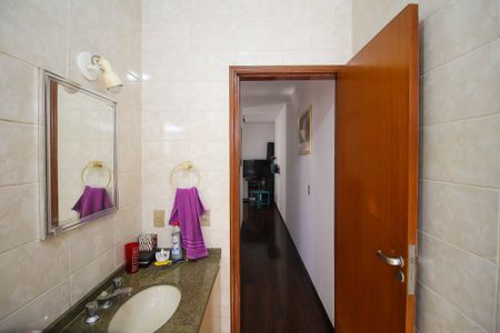 Casa à venda com 250m², 3 quartos e 2 vagas Casa à venda com 250m², 3 quartos e 2 vagasBanheiro