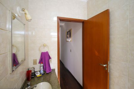 Casa à venda com 250m², 3 quartos e 2 vagas Casa à venda com 250m², 3 quartos e 2 vagasBanheiro
