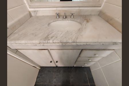 Apartamento à venda com 74m², 3 quartos e sem vaga Apartamento à venda com 74m², 3 quartos e sem vagaBanheiro da Suíte