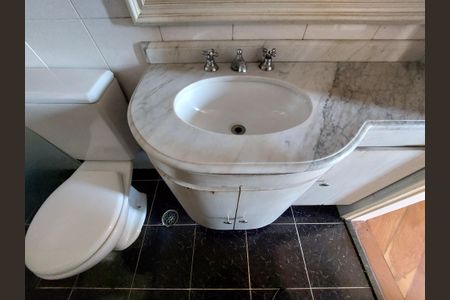 Apartamento à venda com 74m², 3 quartos e sem vaga Apartamento à venda com 74m², 3 quartos e sem vagaBanheiro Social