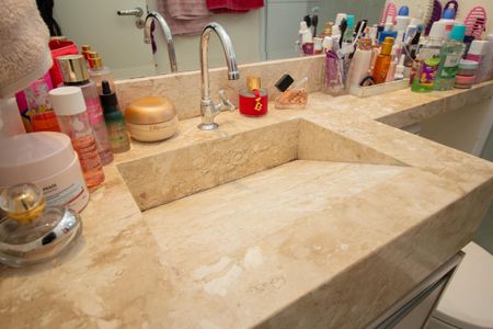 Apartamento à venda com 60m², 2 quartos e 1 vaga Apartamento à venda com 60m², 2 quartos e 1 vagaBanheiro da Suíte
