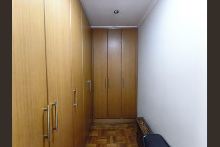 Casa à venda com 98m², 2 quartos e sem vaga Casa à venda com 98m², 2 quartos e sem vagaCloset da Suíte