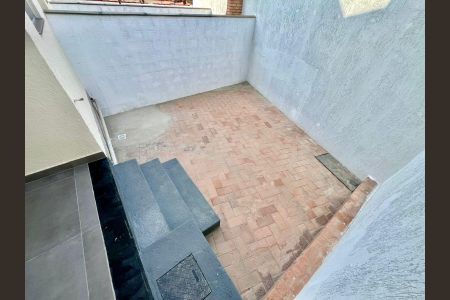 Casa à venda com 90m², 3 quartos e 2 vagasÁrea Externa - Fundos