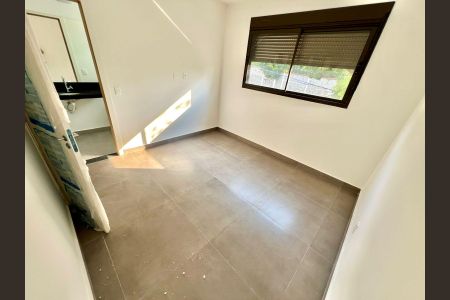 Casa à venda com 90m², 3 quartos e 2 vagasSuíte