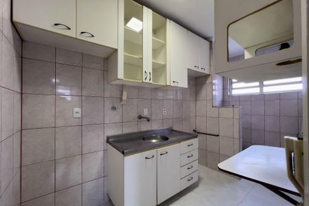 Apartamento à venda com 35m², 1 quarto e 1 vaga Apartamento à venda com 35m², 1 quarto e 1 vagaCozinha e área de serviço