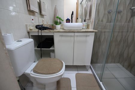 Apartamento à venda com 68m², 2 quartos e 1 vagaBanheiro Social