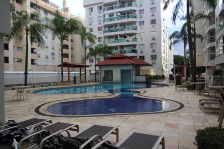 Apartamento à venda com 68m², 2 quartos e 1 vagaPiscina