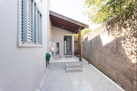 Casa à venda com 164m², 2 quartos e 4 vagas Casa à venda com 164m², 2 quartos e 4 vagasCasa 2- Quintal