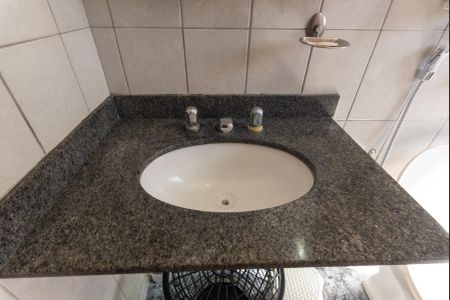 Casa à venda com 164m², 2 quartos e 4 vagas Casa à venda com 164m², 2 quartos e 4 vagasBanheiro