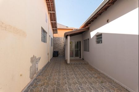 Casa à venda com 164m², 2 quartos e 4 vagas Casa à venda com 164m², 2 quartos e 4 vagasQuintal
